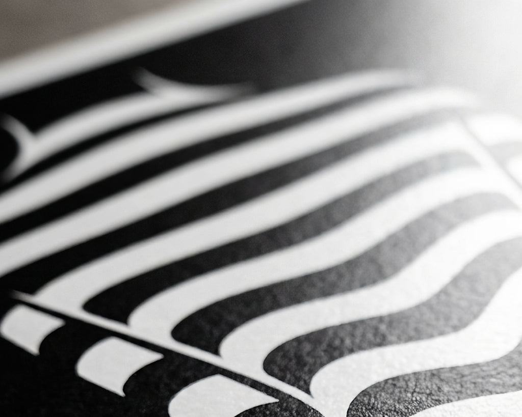 CURVES | Minimalist | Female Figure | B&W | 8K - 32K