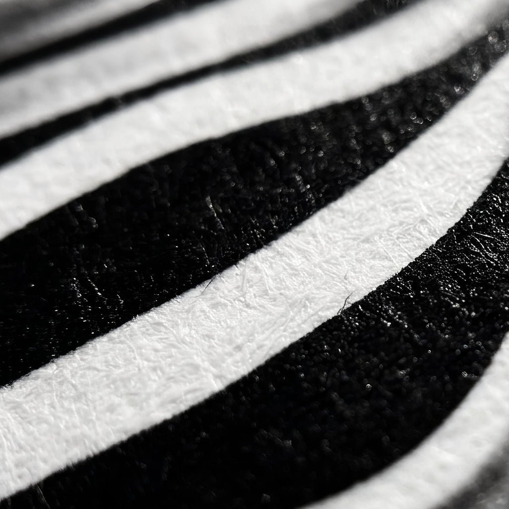 SINUOUS | Abstract Minimalist Female Body | B&W | 1-Of-1 | 72K | 16-Print Giclee Mural