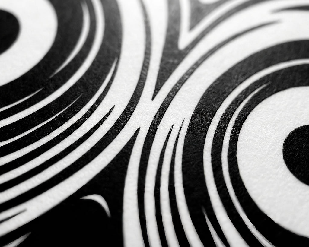 XENO | Minimalist | Female Figure | B&W | 8K - 32K
