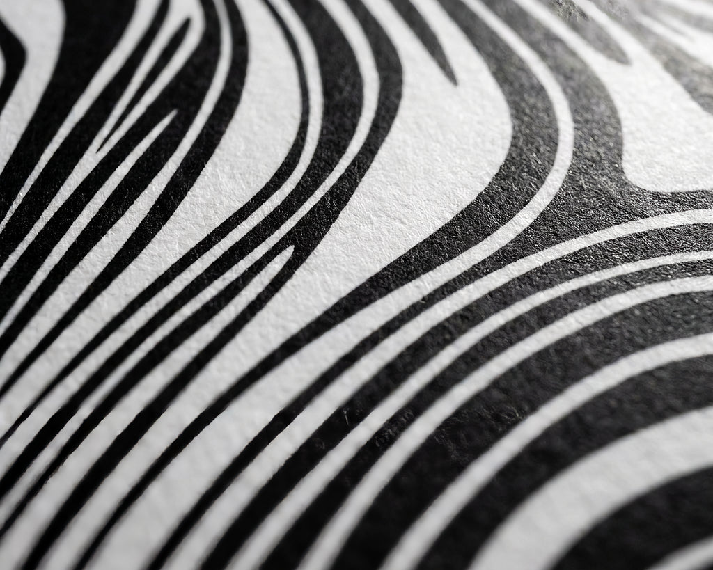 XENO | Minimalist | Female Figure | B&W | 8K - 32K