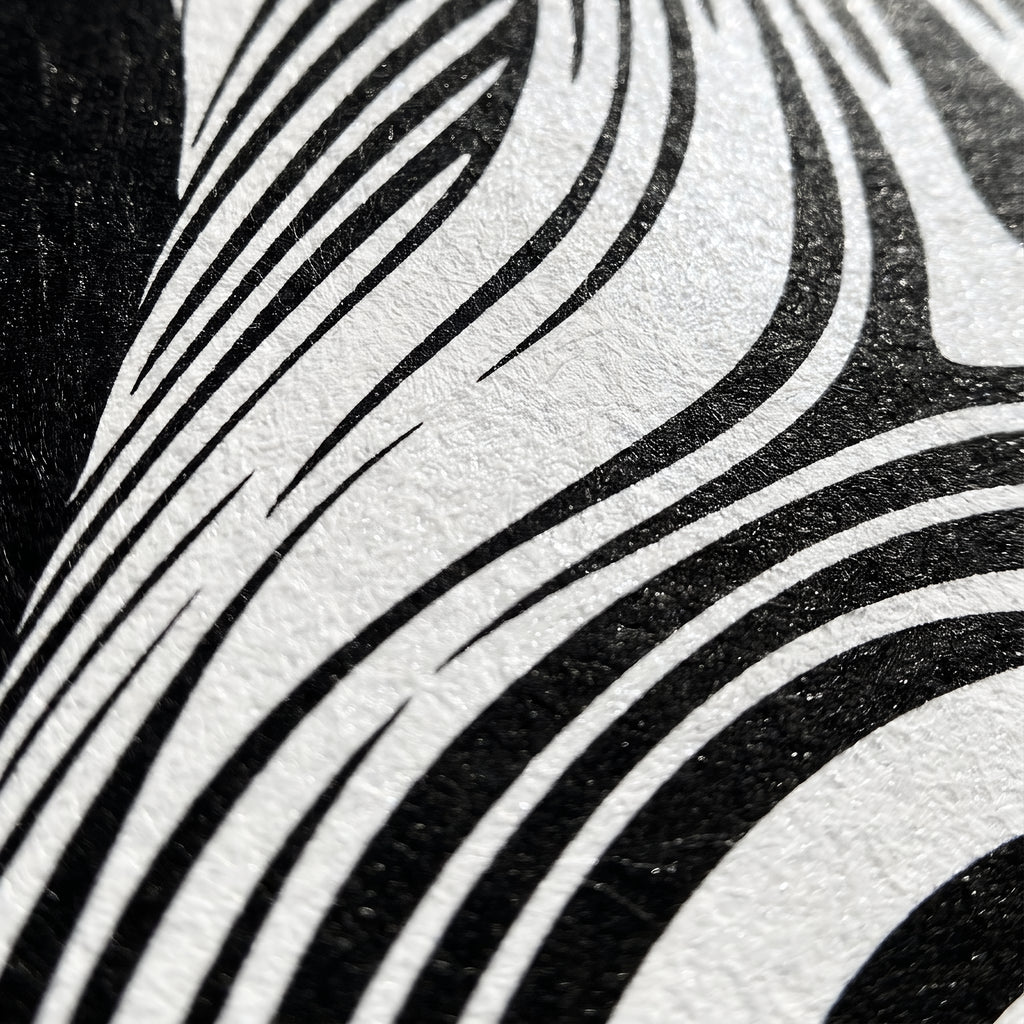 XENO | Minimalist | Female Figure | B&W | 8K - 32K