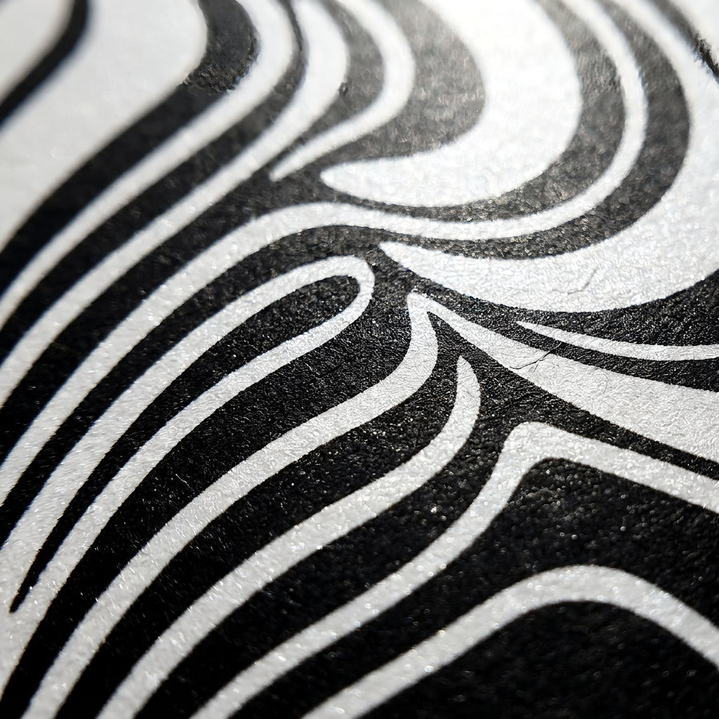 XENO | Minimalist | Female Figure | B&W | 8K - 32K
