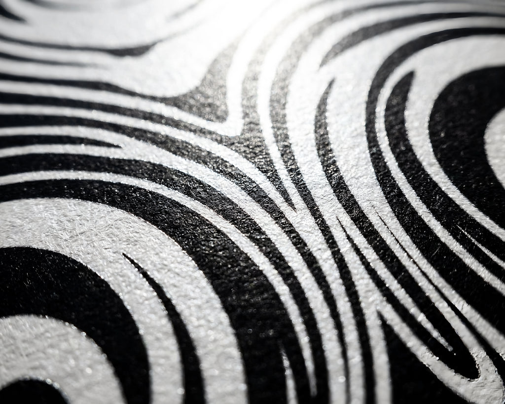XENO | Minimalist | Female Figure | B&W | 8K - 32K