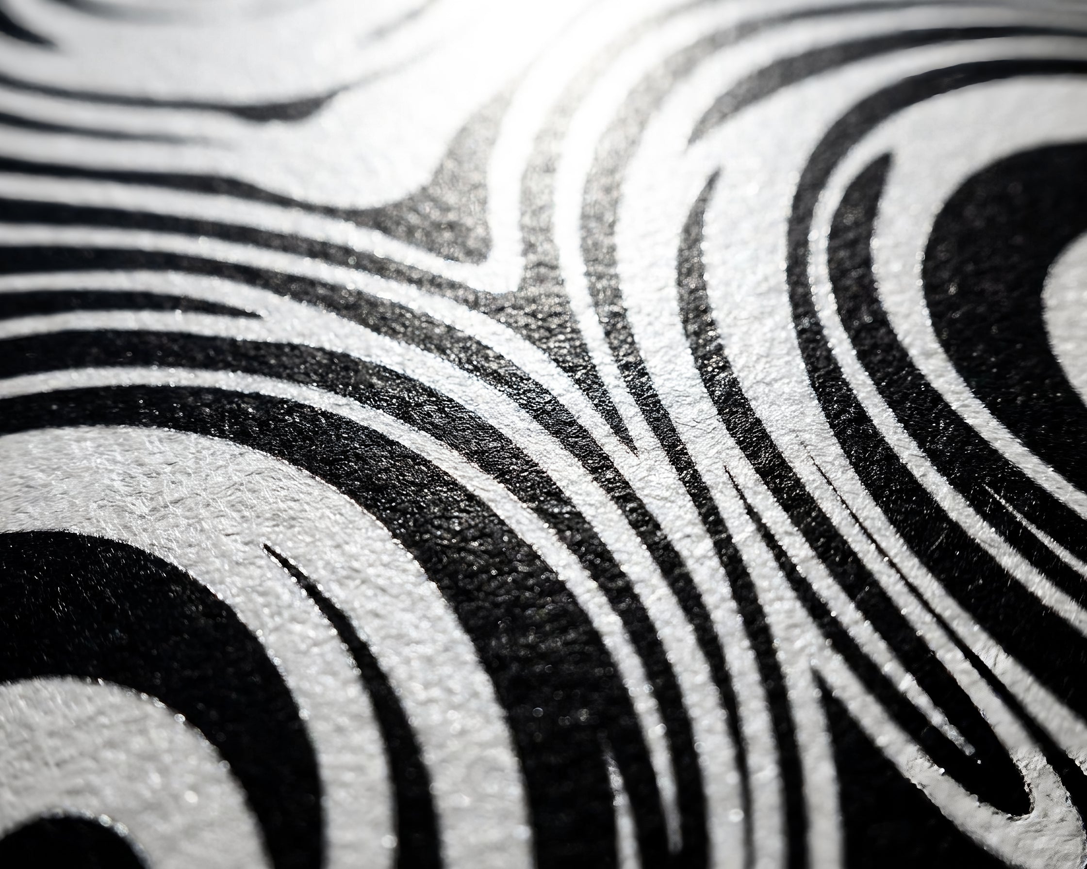 XENO | Minimalist | Female Figure | B&W | 8K - 32K